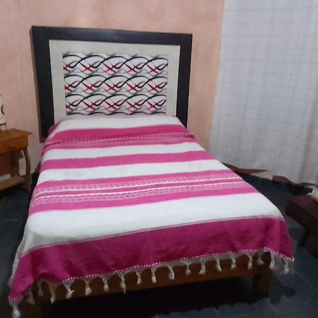 Hospedaje Casa Cortes - Recamaras De Descanso, Tepoztlan Mor - No Contamos Con Estacionamiento Exterior foto