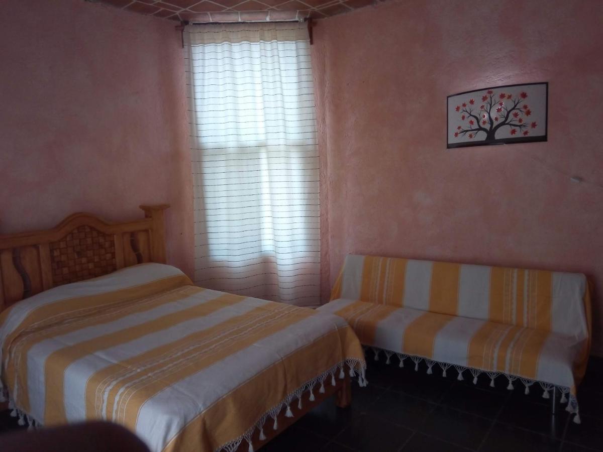 Hospedaje Casa Cortes - Recamaras De Descanso, Tepoztlan Mor - No Contamos Con Estacionamiento Exterior foto